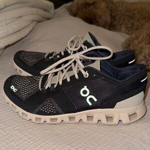 On Running women’s Black and light pink Athletic Shoes Cloudtec